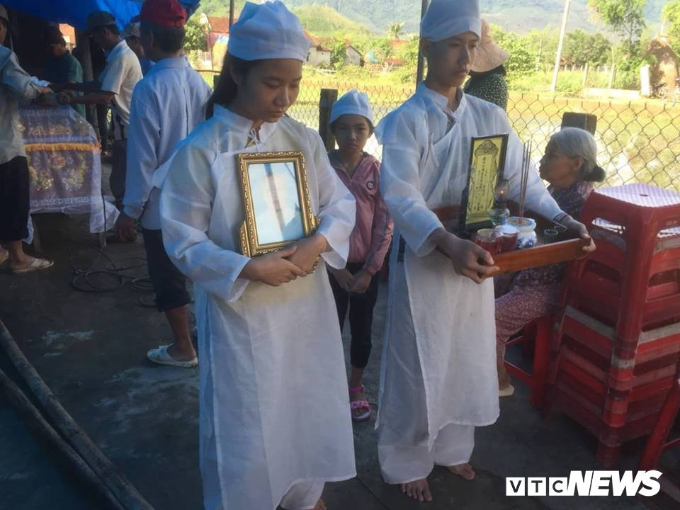 41637599_328558377914119_2415950822333480960_n