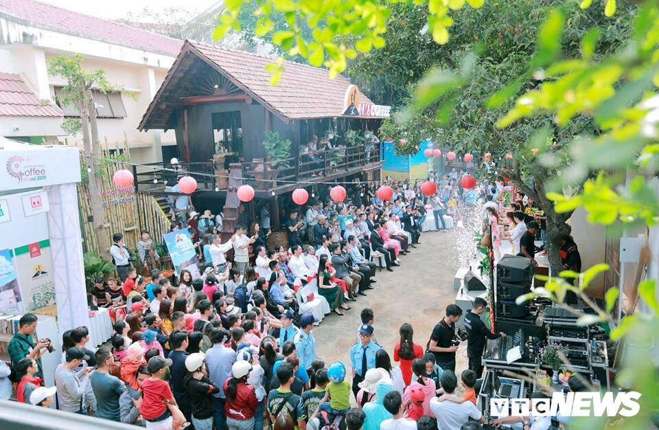 53456323_2235032470084387_2421624779074174976_n 28