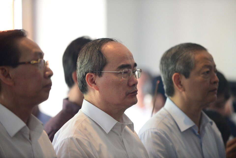 Tan Bi thu TP.HCM Nguyen Thien Nhan tham Ben Nha Rong hinh anh 5