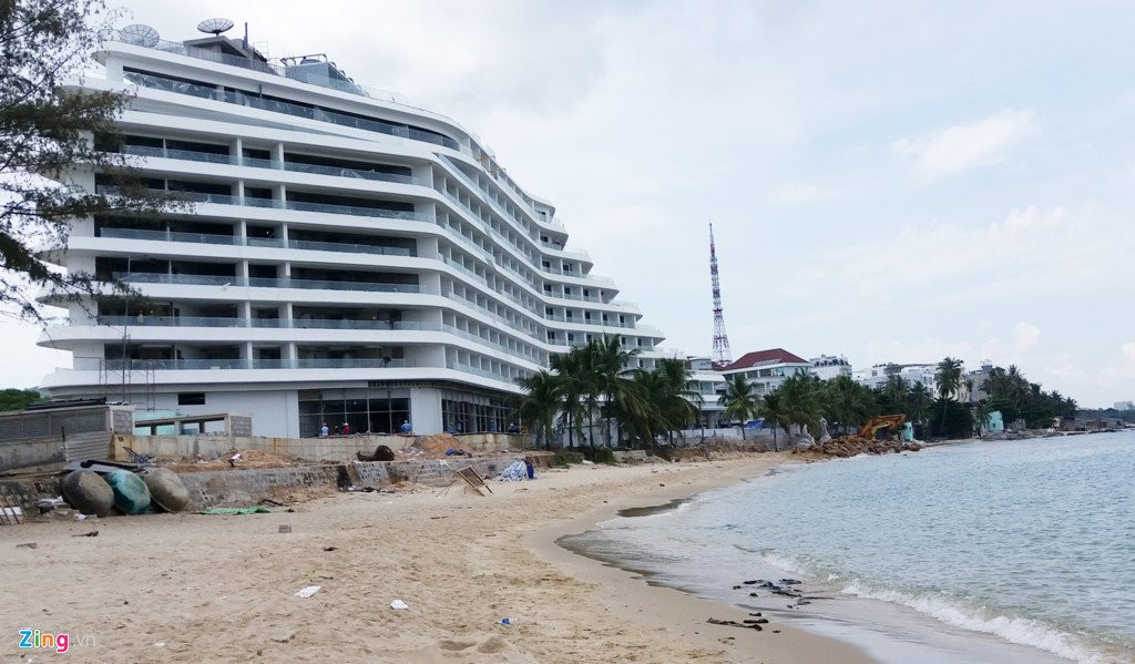 Khach san hinh con tau 'gat phang' cho dem Dinh Cau hinh anh 2