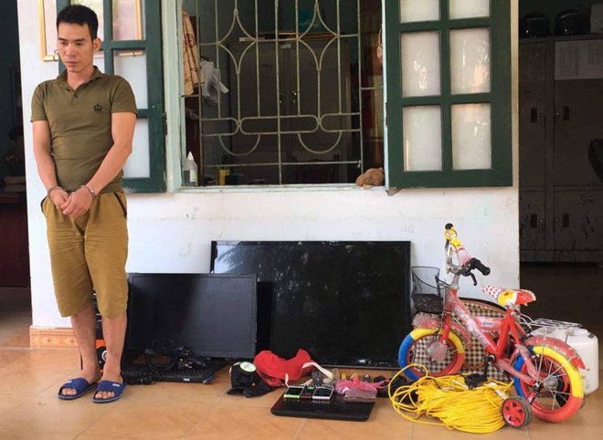 Bat 'nguoi nhen' 9X chuyen dot nhap nha dan, trom tai san hinh anh 1