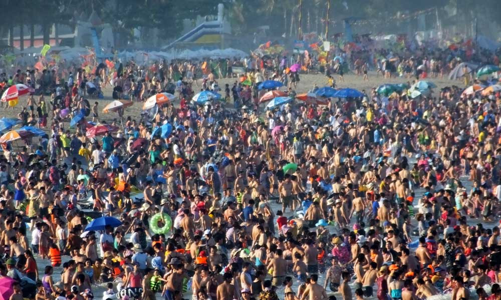 nắng nóng, nóng kỷ lục, Sầm Sơn, Cửa Lò, Đồ Sơn, bãi biển, giải nhiệt