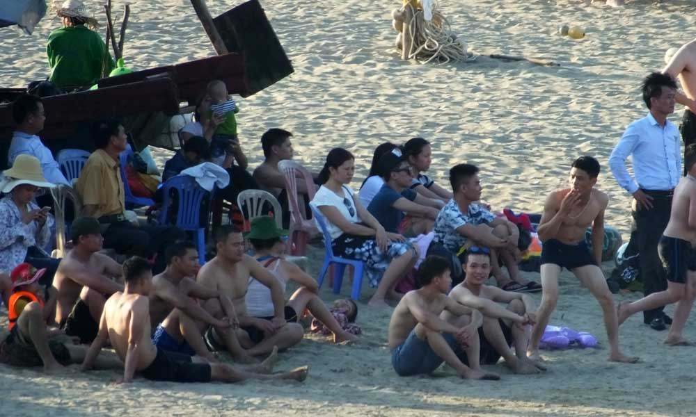 nắng nóng, nóng kỷ lục, Sầm Sơn, Cửa Lò, Đồ Sơn, bãi biển, giải nhiệt