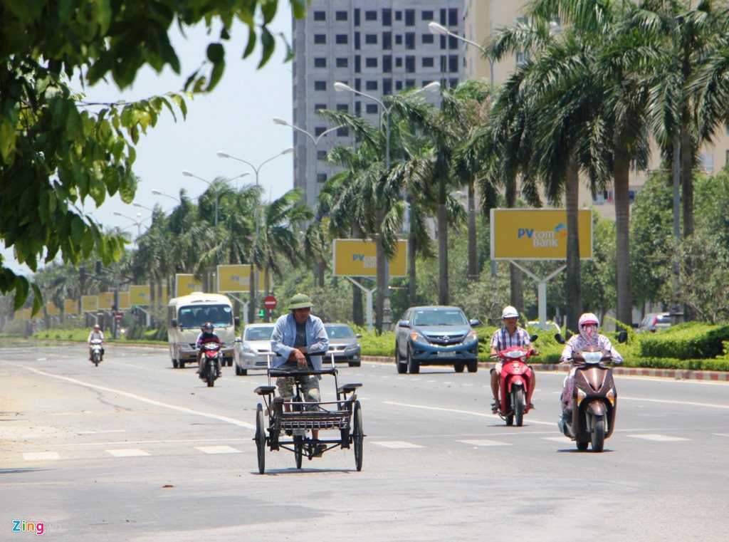 Nguoi ngheo o Nghe An gong minh muu sinh duoi troi nang nhu thieu hinh anh 6