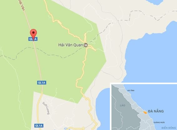 Xe ban tai tong truc dien oto khach, 4 nguoi bi thuong hinh anh 2