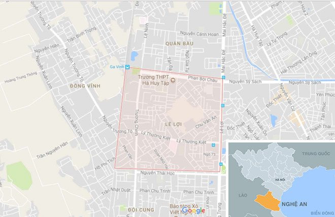 Gan 10 canh sat tiep can nguoi dan ong cam dao tu cua co minh hinh anh 1