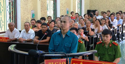 vang-nha-nhieu-ngay-tai-xe-mat-vo-vao-tay-nguoi-hang-xom