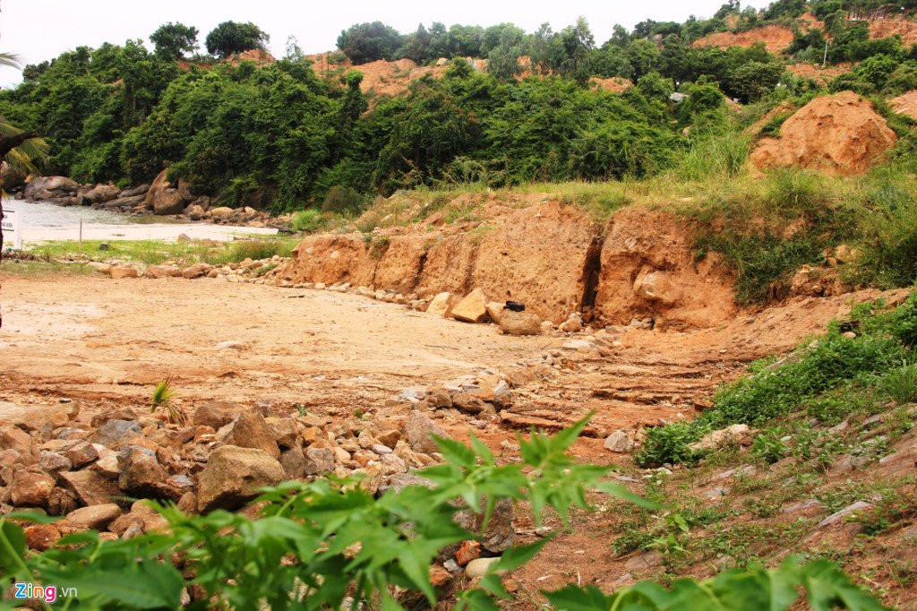 Can canh sat lo quanh 40 mong biet thu trai phep tren nui Son Tra hinh anh 13