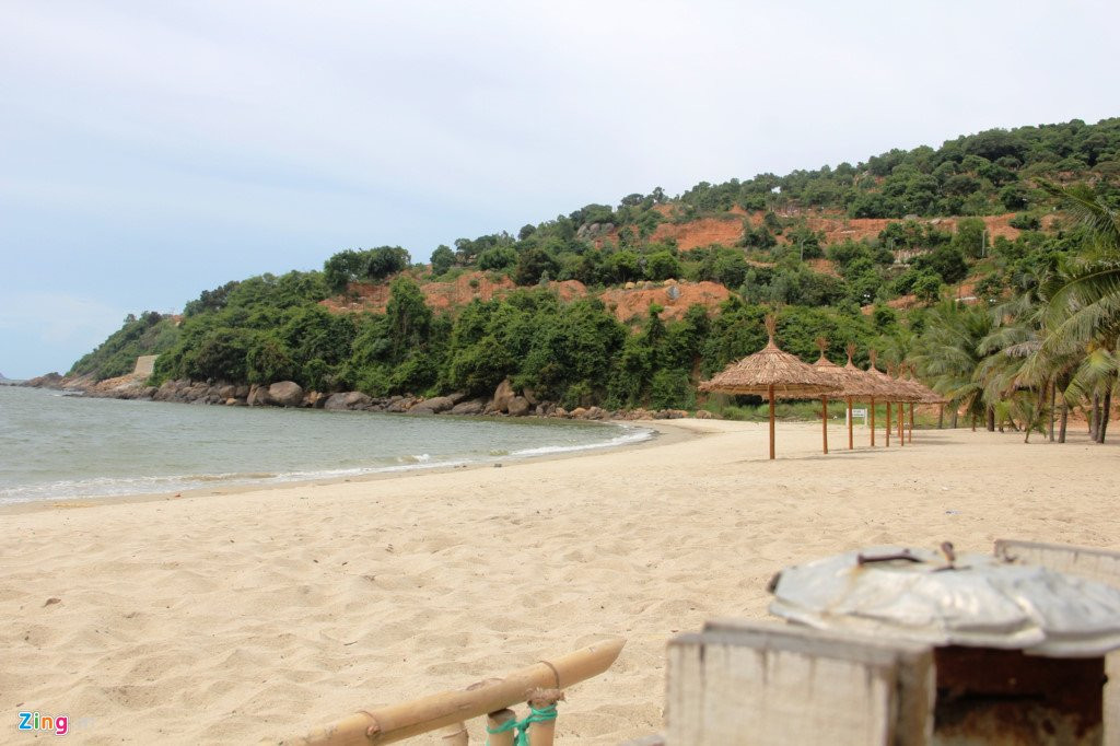 Can canh sat lo quanh 40 mong biet thu trai phep tren nui Son Tra hinh anh 1