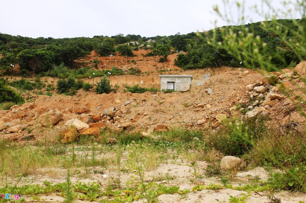 Can canh sat lo quanh 40 mong biet thu trai phep tren nui Son Tra hinh anh 6