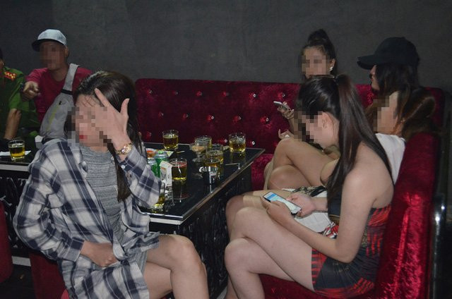 Bên trong tụ điểm ăn chơi, giải trí Club 162 thời điểm công an kiểm tra