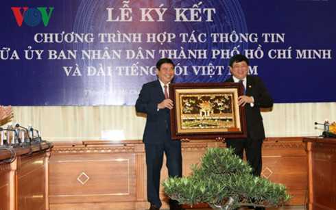 VOV - ky ket hop tac UBND - TPHCM