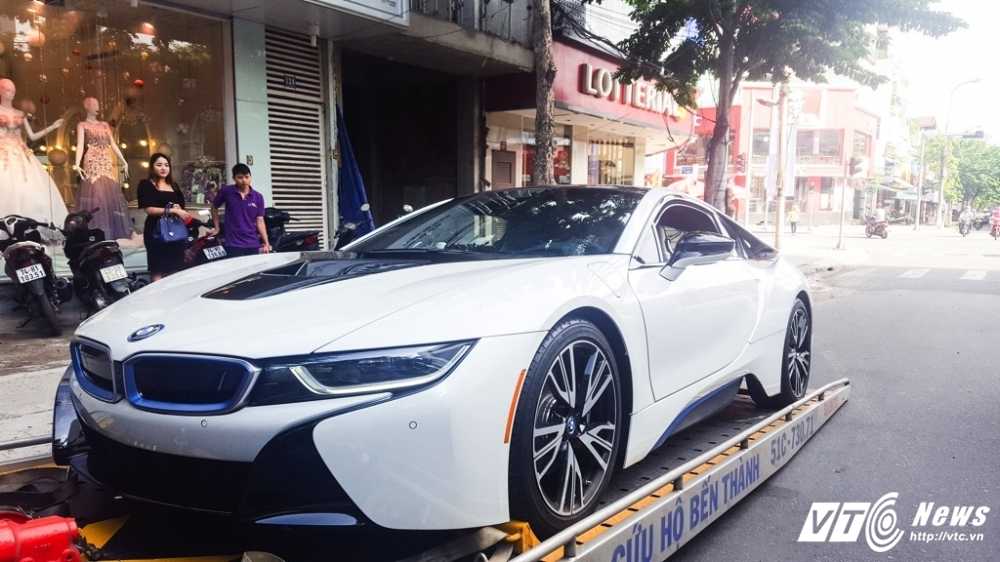 BMW i8