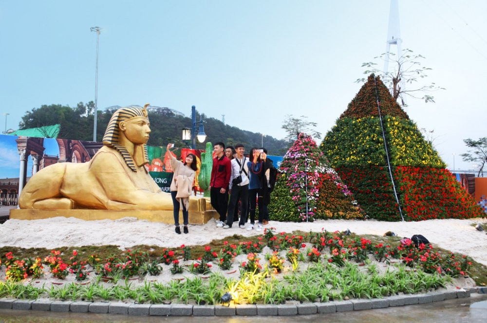 anh 3- Le hoi ky quan muon sac hoa 3