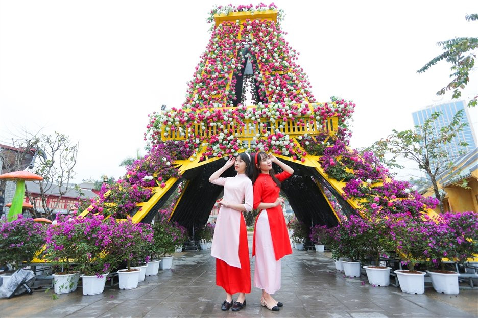 anh2-Le hoi ky quan muon sac hoa