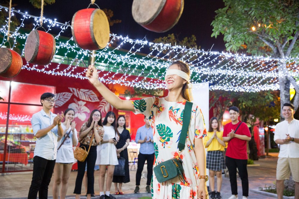 Khong gian am thuc Bon mua huong sac (1) 4