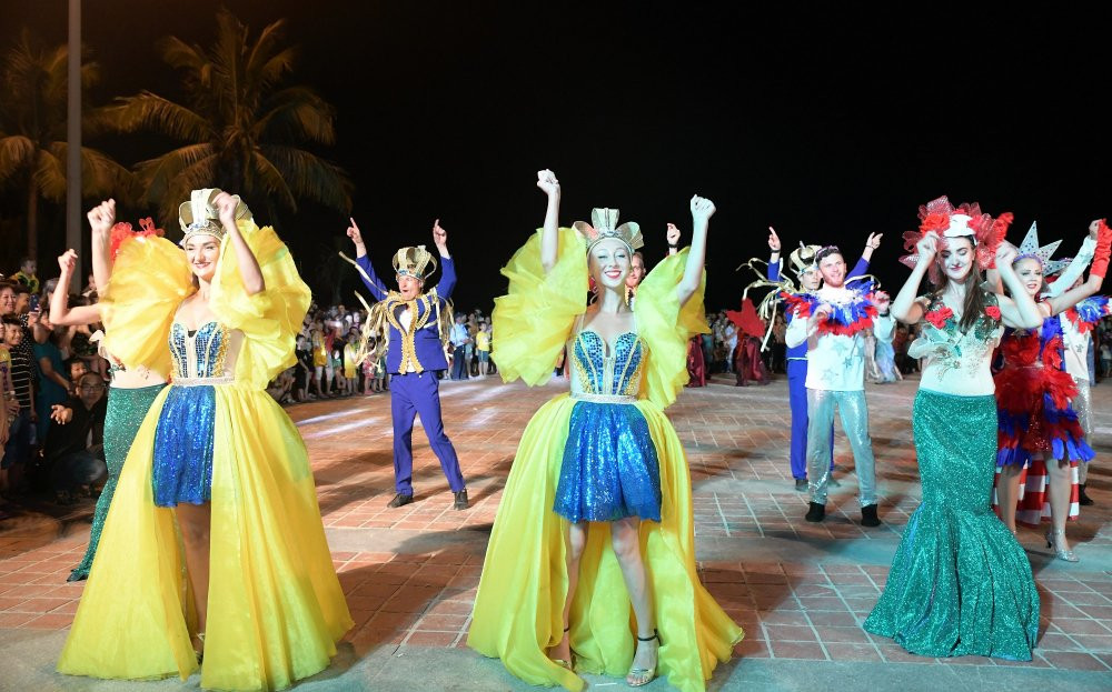 Le hoi duong pho (1) 5