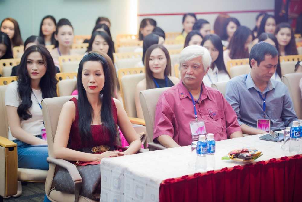 9. Ban giam khao