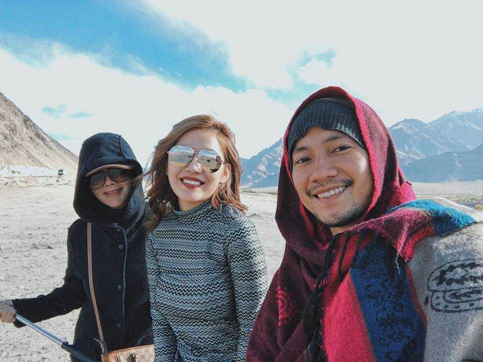 14522875_687184291447412_