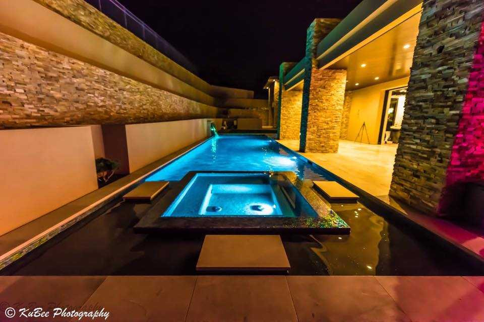 14907211_1015757716523050