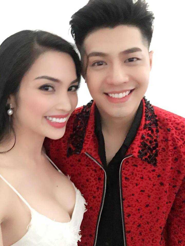 14874847_1236244436437648