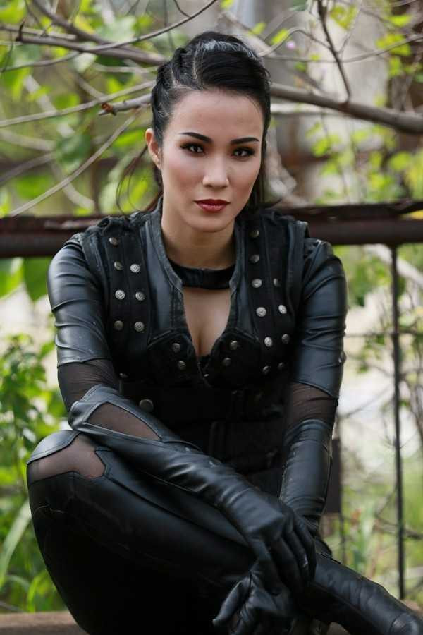 bo-dang-hai-huoc-cua-thanh-hang-khi-duoc-sieu-nhan-x-cuu