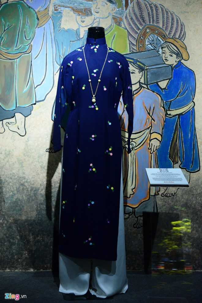 Ao dai Viet cach tan the nao qua cac giai doan lich su? hinh anh 8