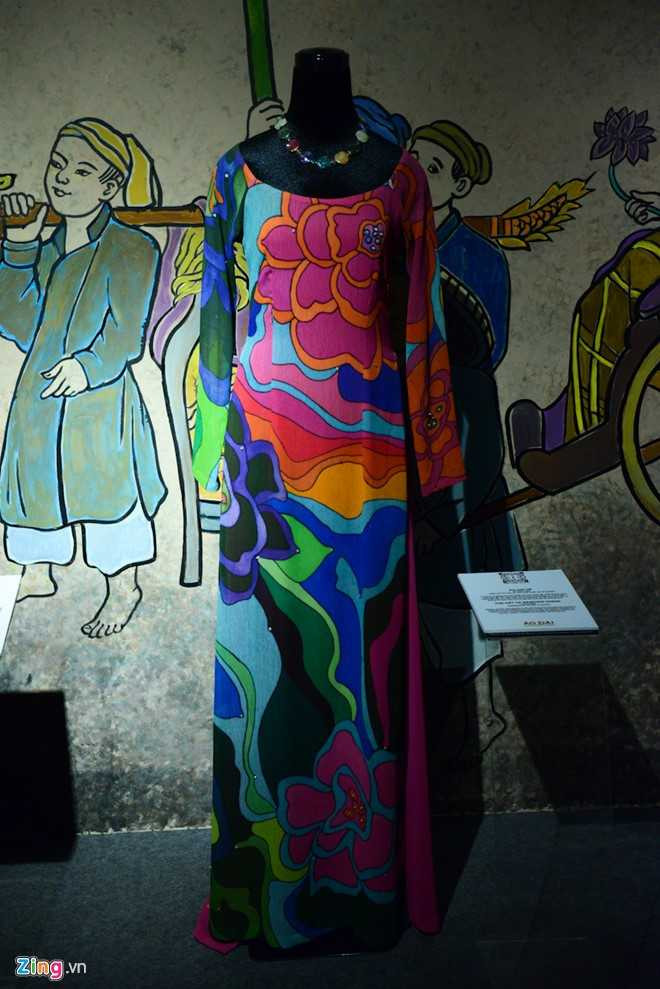 Ao dai Viet cach tan the nao qua cac giai doan lich su? hinh anh 11