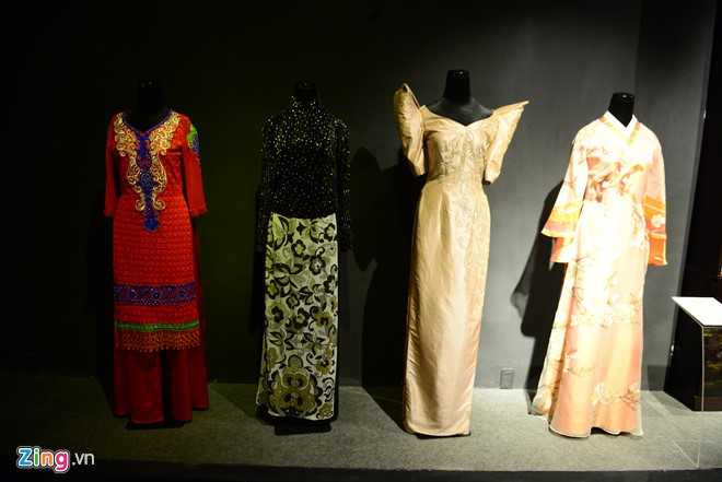 Ao dai Viet cach tan the nao qua cac giai doan lich su? hinh anh 14