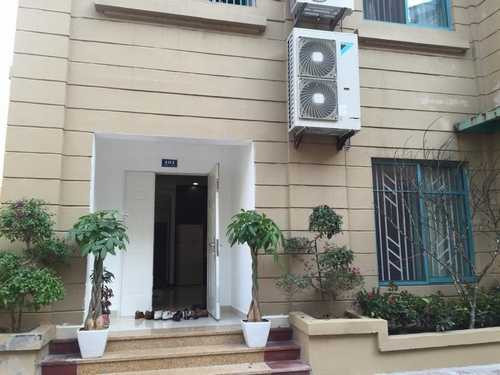 1486077776-14860519604535