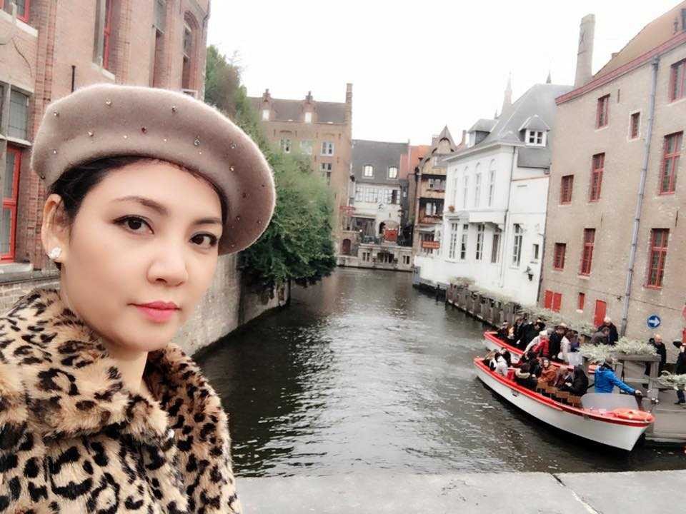 Chị gái xinh đẹp, đi khắp nơi của Hồ Quỳnh Hương - 3