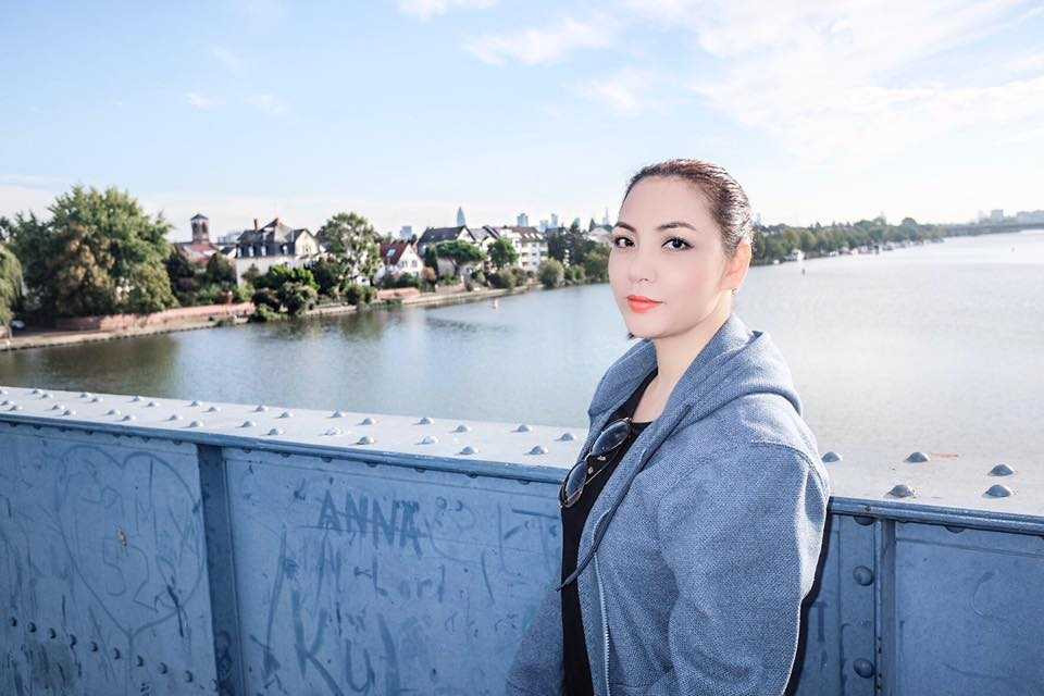 Chị gái xinh đẹp, đi khắp nơi của Hồ Quỳnh Hương - 6