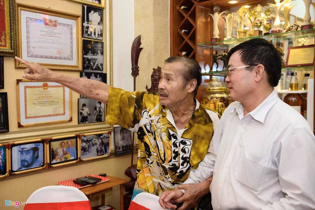 Ly Hung, Ly Huong to chuc tiec mung tho NSND Ly Huynh hinh anh 7