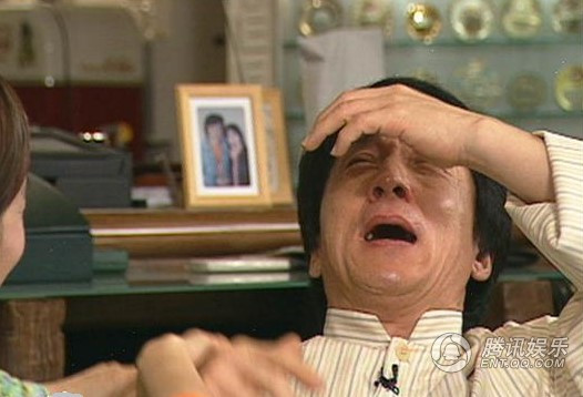 Thanh Long am anh khi bi dan ong quay roi tinh duc o khach san hinh anh 3