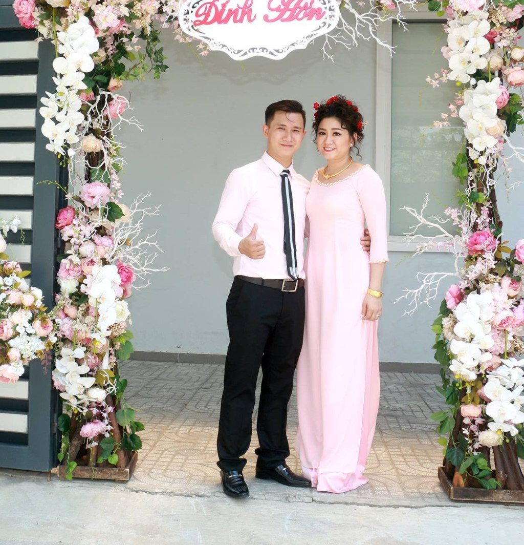 Kim Tu Long hanh phuc trong le dinh hon con gai dau long hinh anh 2