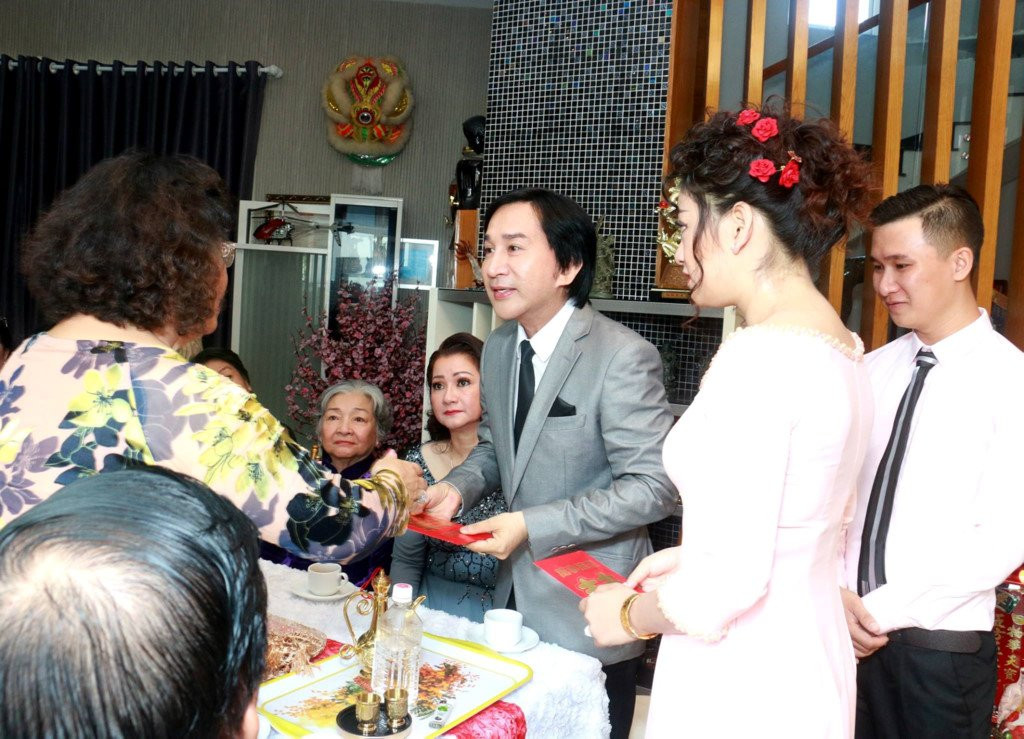 Kim Tu Long hanh phuc trong le dinh hon con gai dau long hinh anh 4