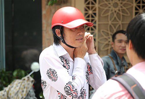 Có xế hộp 2,3 tỷ, Hoài Linh vẫn ôm vật này khi 