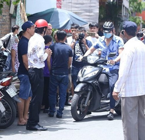 Có xế hộp 2,3 tỷ, Hoài Linh vẫn ôm vật này khi 