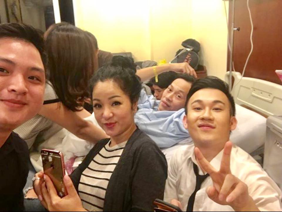 Có xế hộp 2,3 tỷ, Hoài Linh vẫn ôm vật này khi 