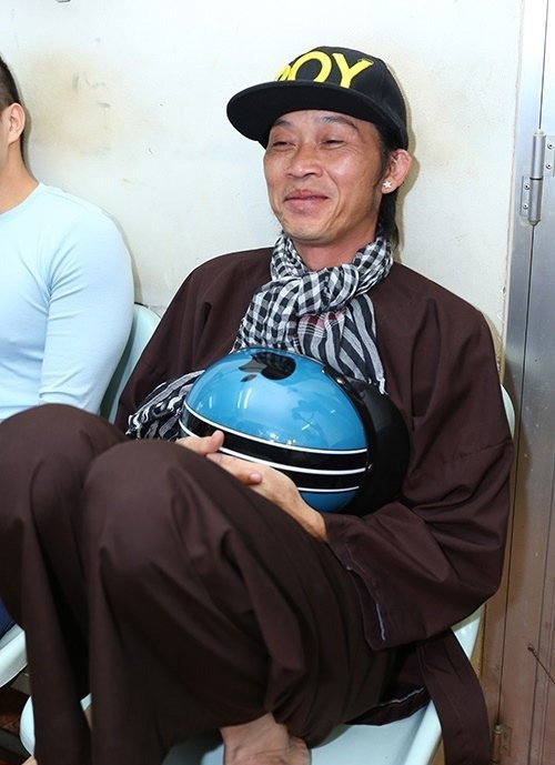 Có xế hộp 2,3 tỷ, Hoài Linh vẫn ôm vật này khi 