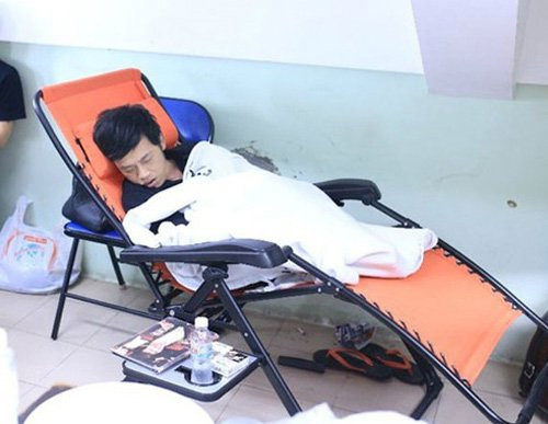 Có xế hộp 2,3 tỷ, Hoài Linh vẫn ôm vật này khi 