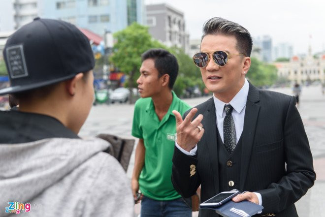 Dam Vinh Hung to nha san xuat loi dung nghe si de PR game show hinh anh 1