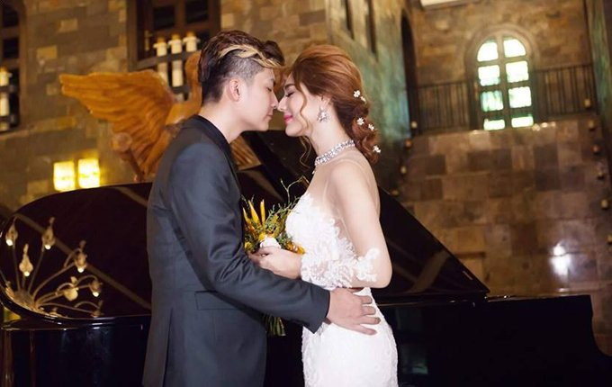 ca-si-chuyen-gioi-lam-khanh-chi-hon-chong-dien-trai-trong-anh-cuoi-2