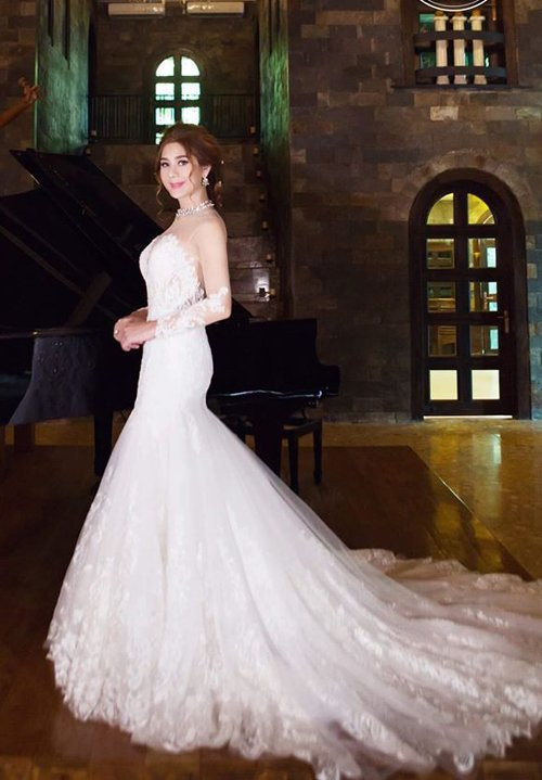 ca-si-chuyen-gioi-lam-khanh-chi-hon-chong-dien-trai-trong-anh-cuoi-6