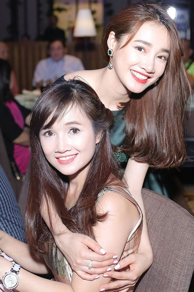 Nhã Phương đăng ảnh cả nhà, fan lại trầm trồ vì nhan sắc các chị em! - 7