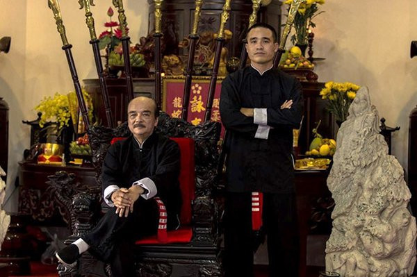 dai-su-nam-anh-va-chuyen-tinh-nhu-co-tich-voi-nu-hoang-anh-lich-thanh-xuan