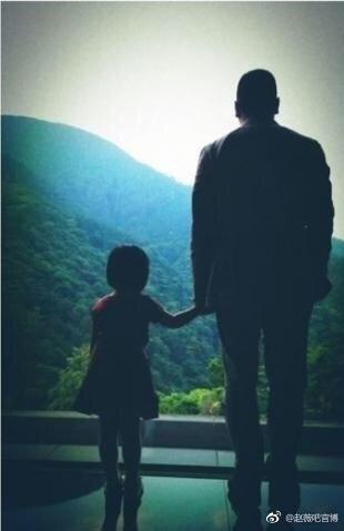 Những bức ảnh giản dị nhưng đong đầy hạnh phúc của tổ ấm Triệu Vy - Huỳnh Hữu Long-4