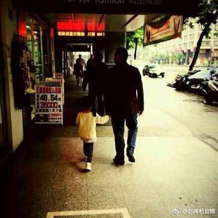 Những bức ảnh giản dị nhưng đong đầy hạnh phúc của tổ ấm Triệu Vy - Huỳnh Hữu Long-5