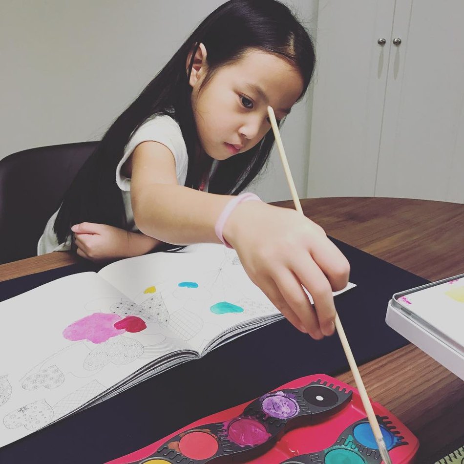 Những bức ảnh giản dị nhưng đong đầy hạnh phúc của tổ ấm Triệu Vy - Huỳnh Hữu Long-9