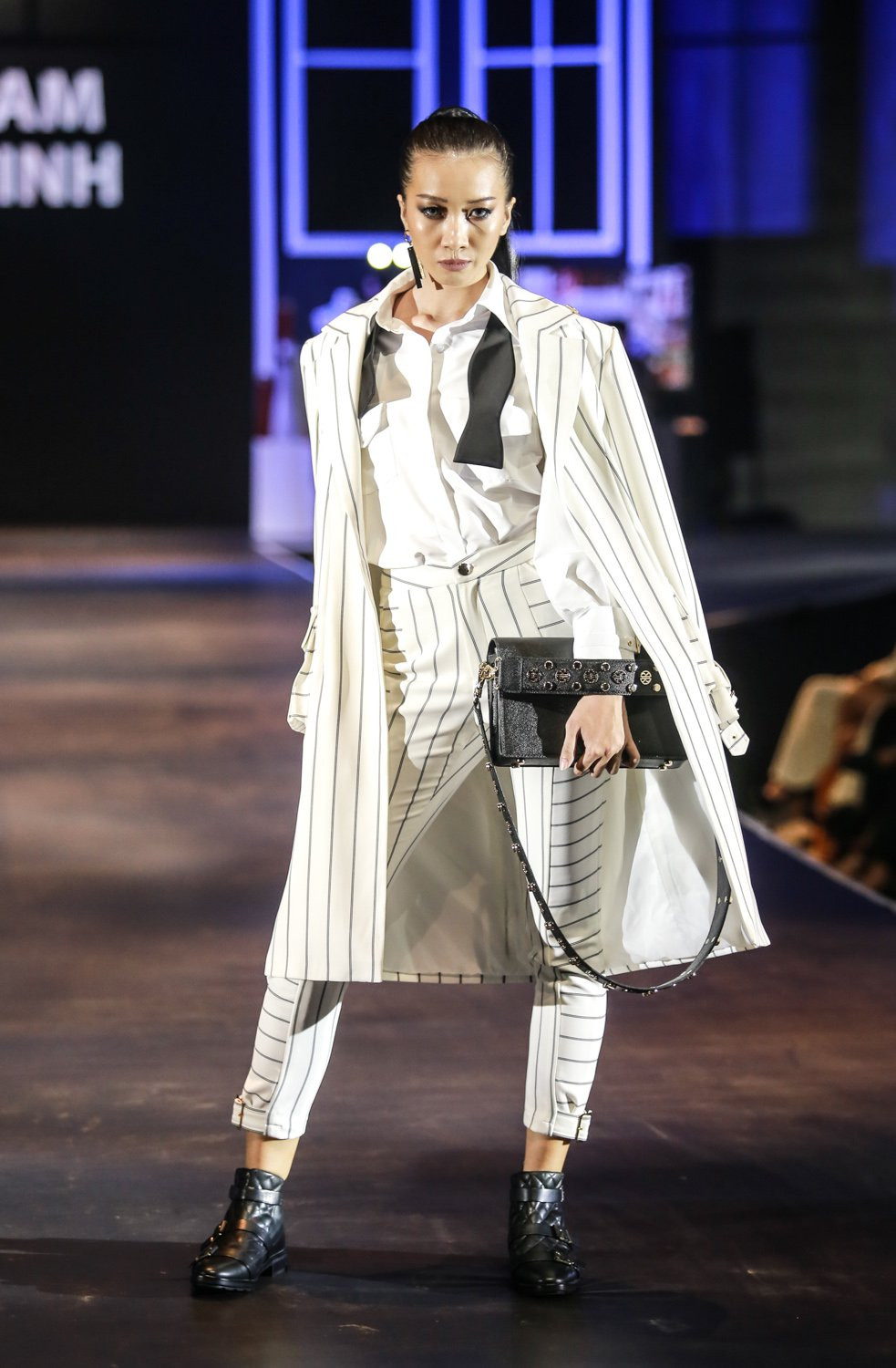 TEAM CA TINH (MINH TU_CHUNG THANH PHONG_DAU TRUONG PHONG CACH) (1) 15